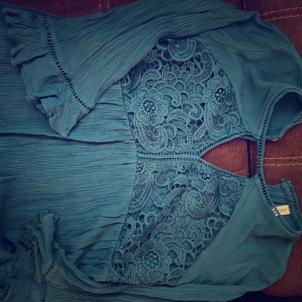Women’s teal lace blouse